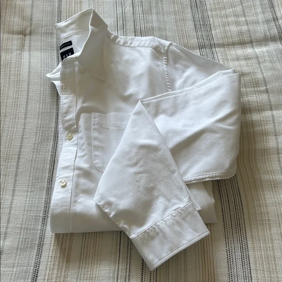 GAP White Men’s Oxford Button-Down Shirt with Chest Pocket - Picture 3 of 4